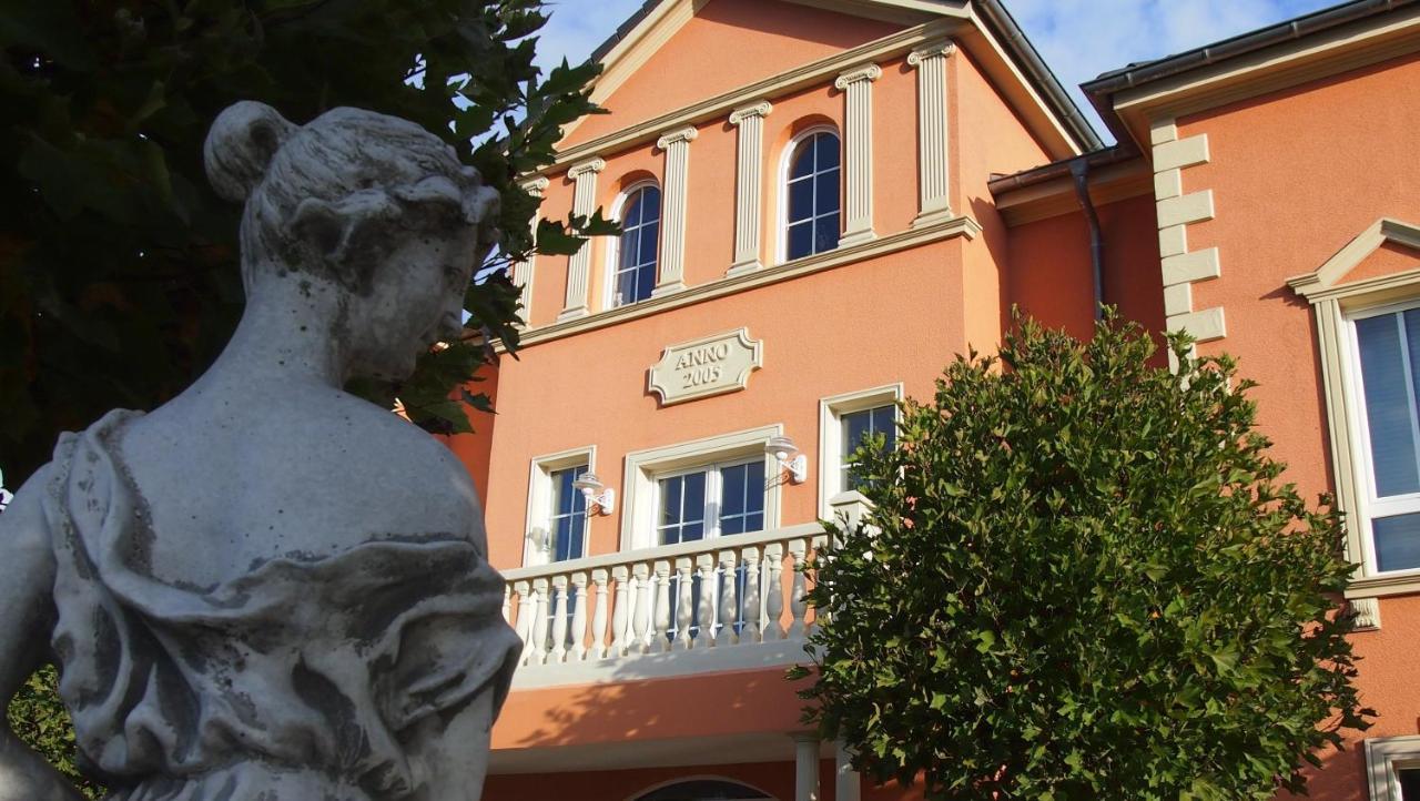 Kottenheim Hotel Garni Am Schloss المظهر الخارجي الصورة